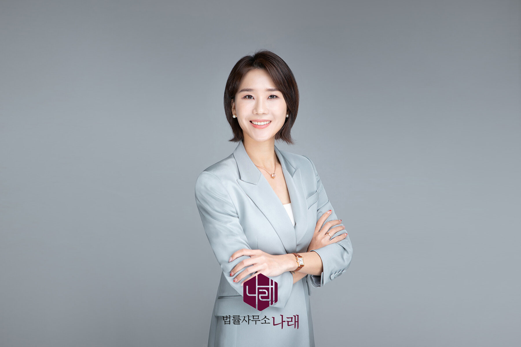 라이트그레이 배경 프로필 예시